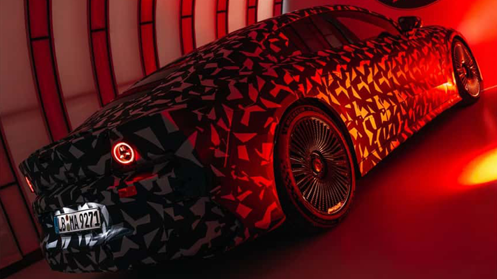 Mercedes-AMG: Πρώτες εικόνες του νέου ηλεκτρικού σεντάν